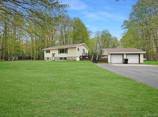 8672 M.5 Rd, Gladstone, MI 49837