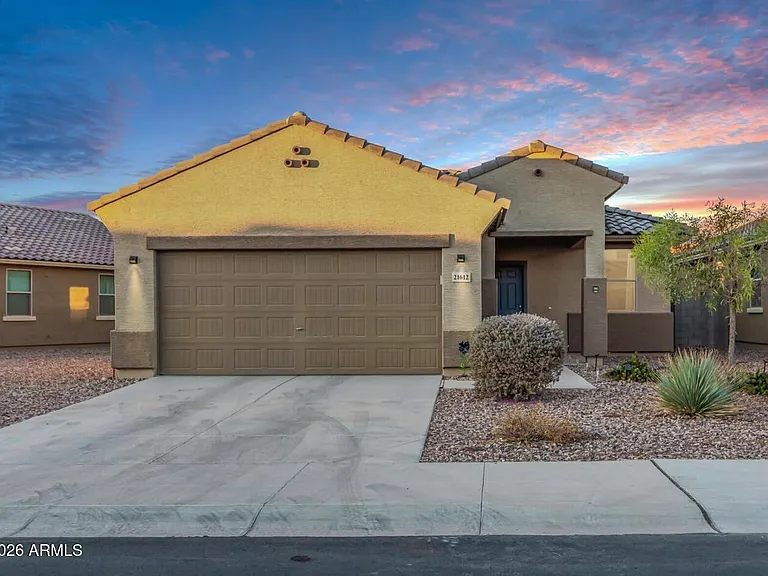 21612 W Kimberly Dr — Photo 1