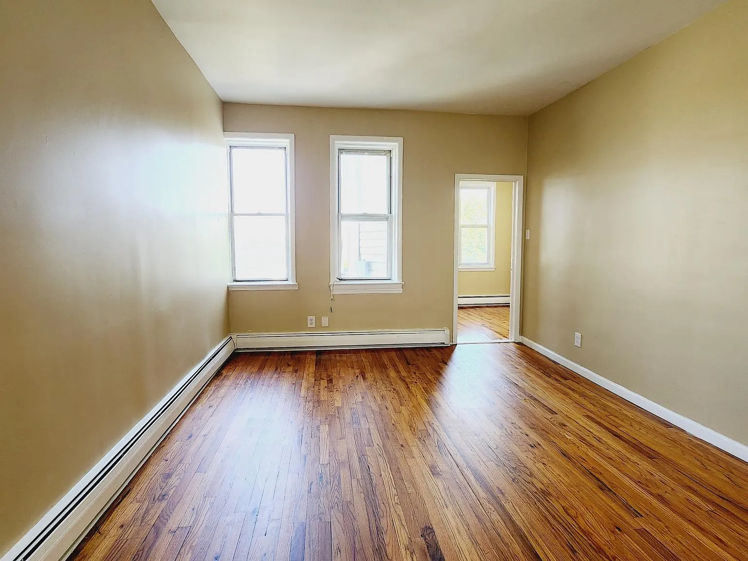 2 bed, 800 sqft, $2,000 — Photo 4