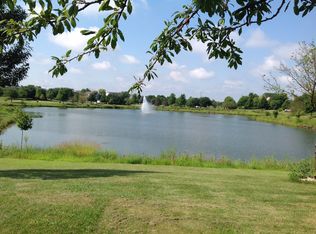 1777 Woodbury Ln, Aurora, IL 60503