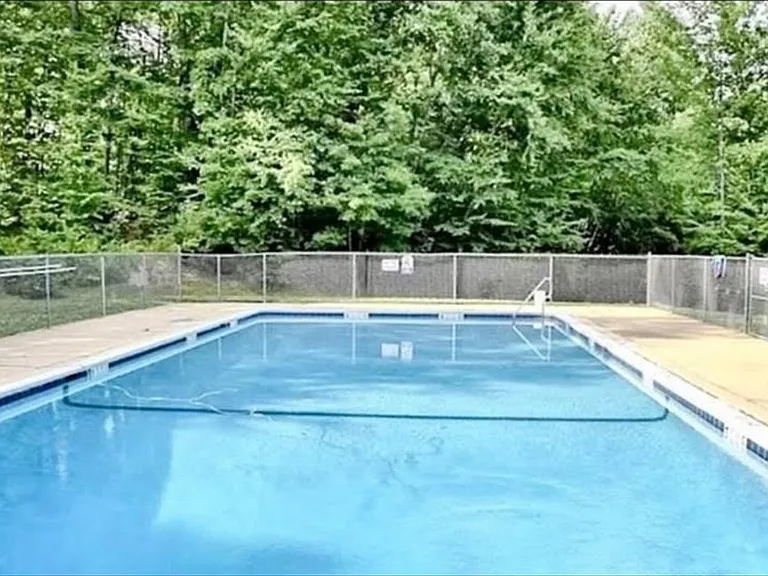 615 Fox Run Ln — Photo 28