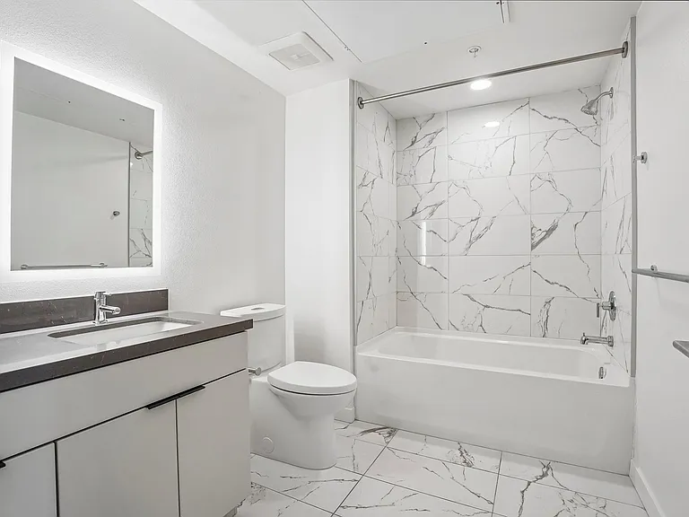 Kara Apartment in Koreatown — Photo 22