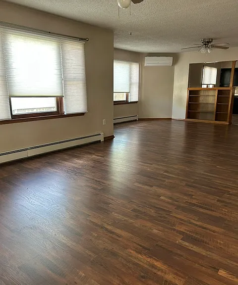 221 Walnut St — Photo 4