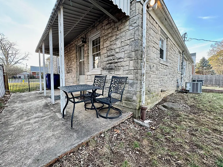 479 Stratford Dr — Photo 38