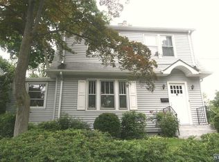 90 N Stoughton St, Bergenfield, NJ 07621