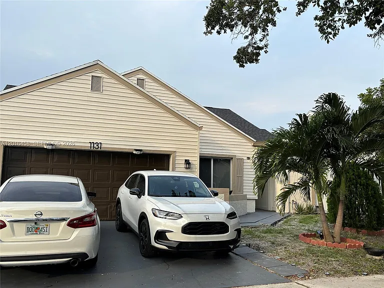 1131 SW 86th Ave — Photo 1