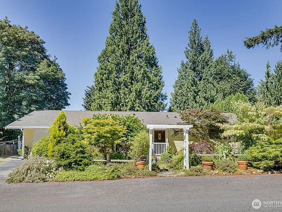 3rd image of 1816 113th Drive SE