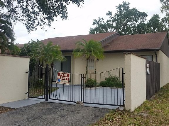 5th image of 5612 Biscayne Dr
