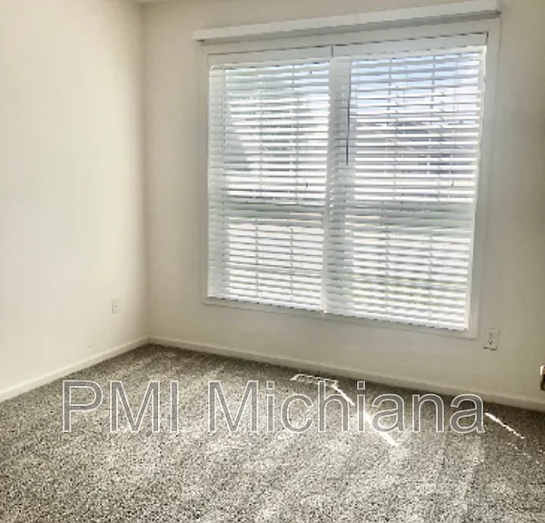 51880 Courtland Dr E — Photo 15