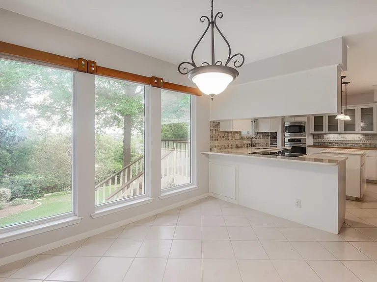 6200 Rain Creek Pkwy — Photo 16