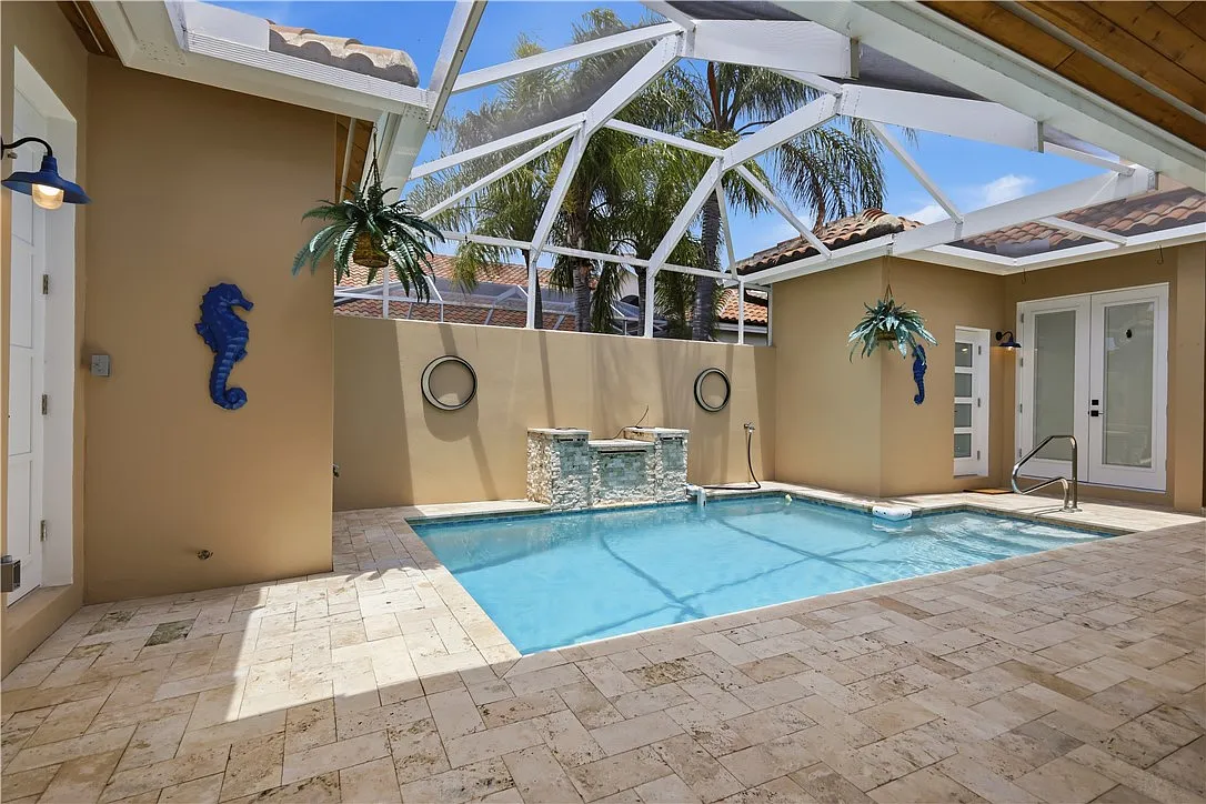 3 bed, 1967 sqft, $10,000 — Photo 2