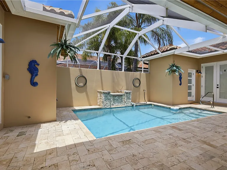 5545 E Harbor Village Dr — Photo 2