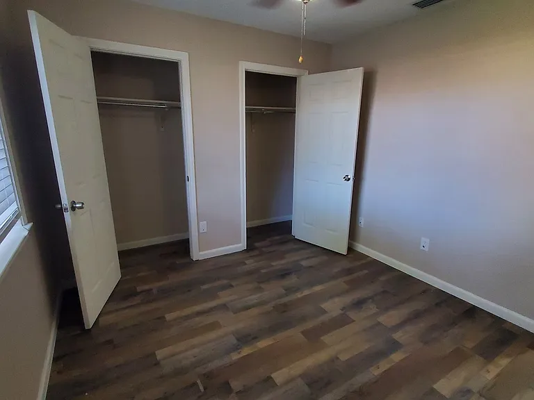 8440 Willow Creek Dr — Photo 10