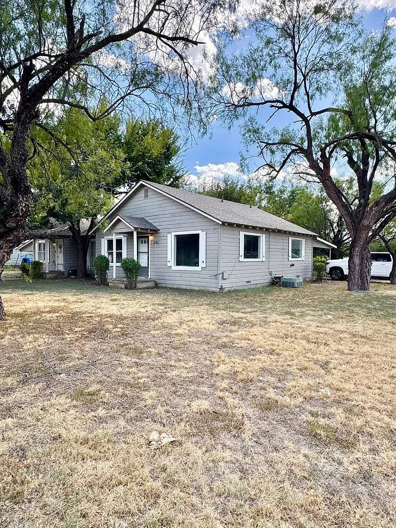 Coming Soon! 2 Bedroom Home Near Goodfellow Afb! — Photo 1