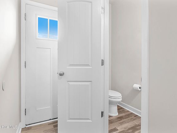 5th image of 332 Frisco Way
