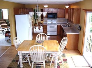 536 Fairview Cir, Waterford, WI 53185