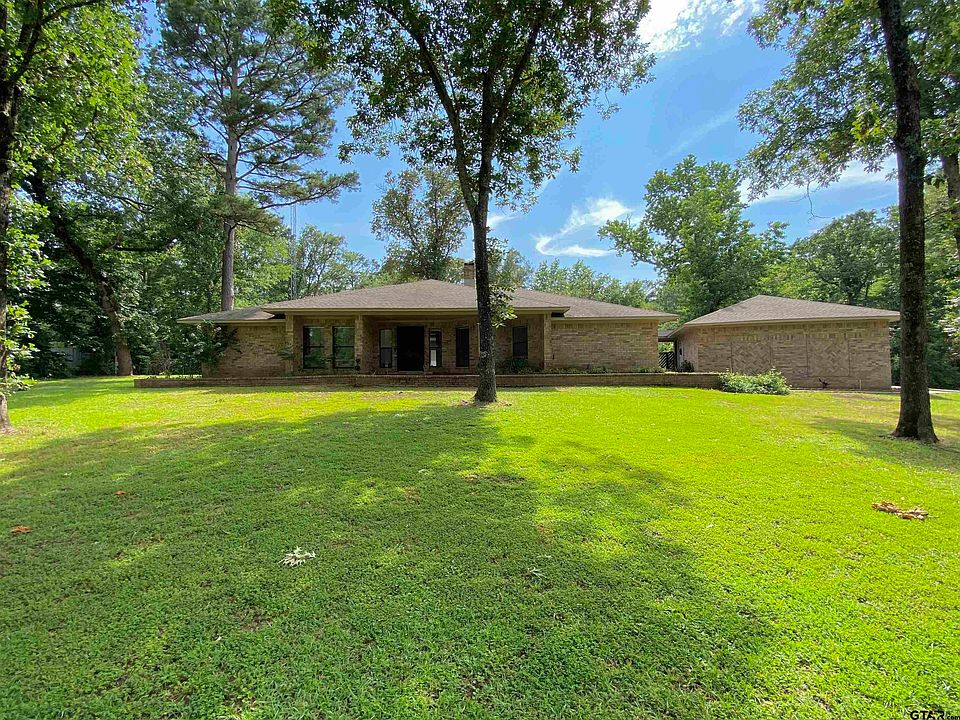 1st image of 3052 Great Oaks Cir