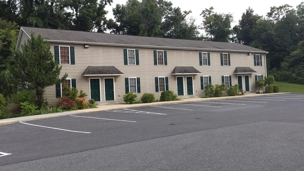 City location with a private country feel. - 68 Woodlee Rd #7