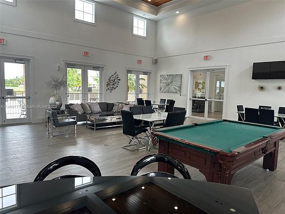 4th image of 10706 NW 77th St #10706