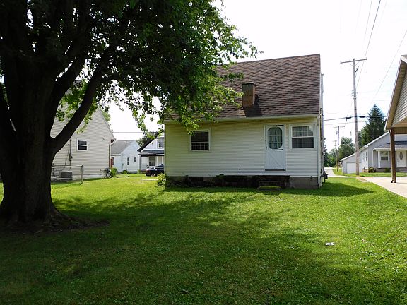 4th image of 332 N Sycamore St