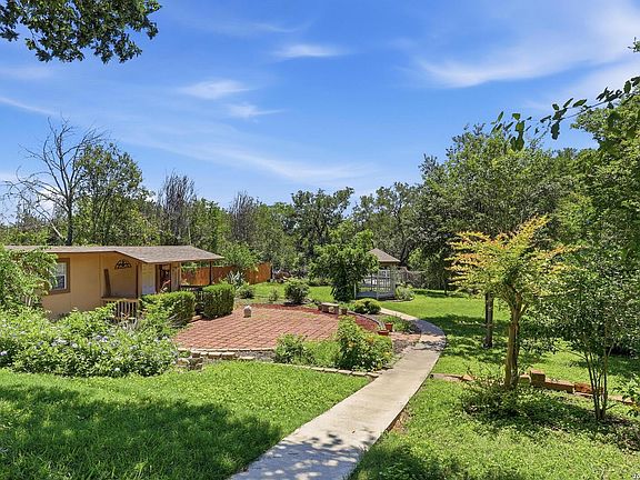3rd image of 3814 Highcliff Dr