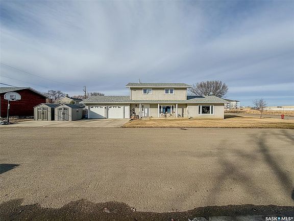 2nd image of 405 5th STREET E