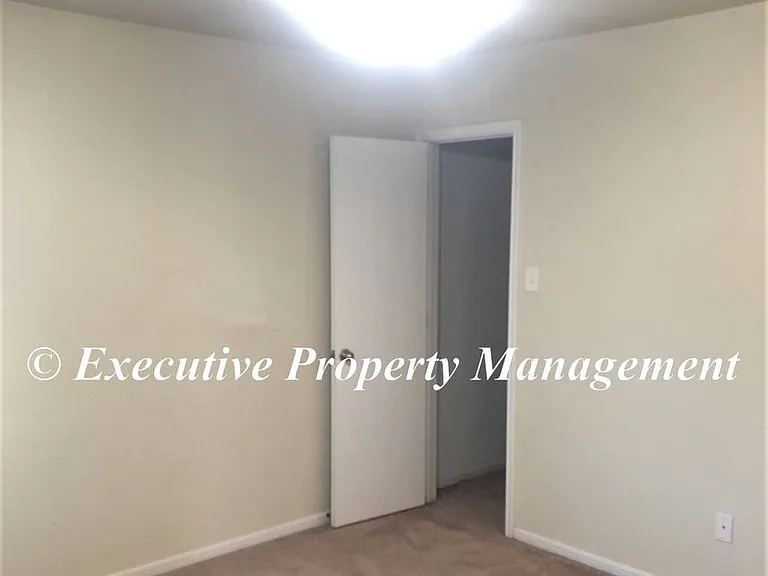 208 Janelle Dr — Photo 11