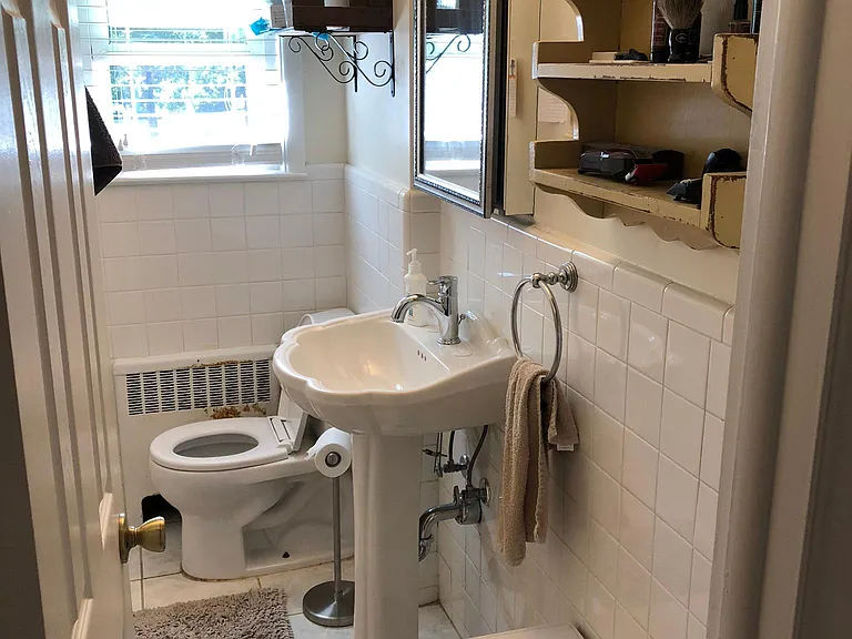 3 Seneca Ave — Photo 20