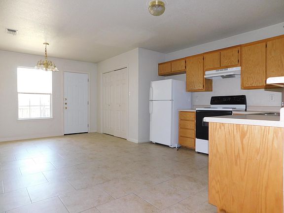 5th image of 3801 Uvalde Dr #B