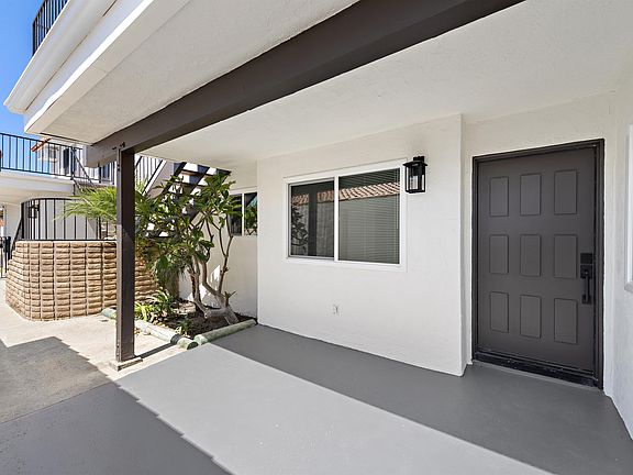 2nd image of 223 Avenida Victoria #A