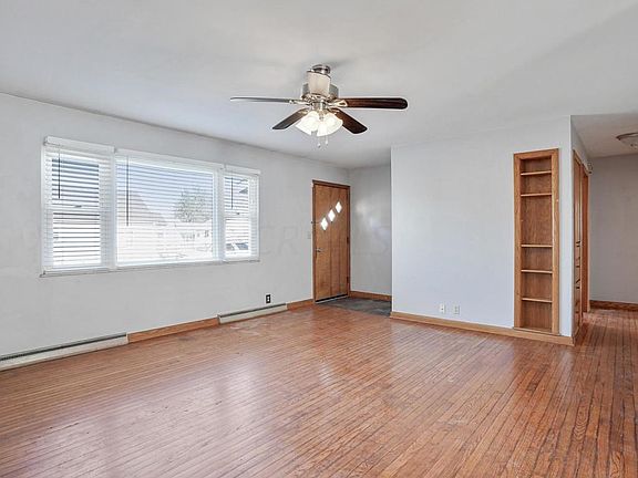 2nd image of 825 Davis Ave