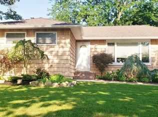 117 Daniel Rd S, Massapequa, NY 11758