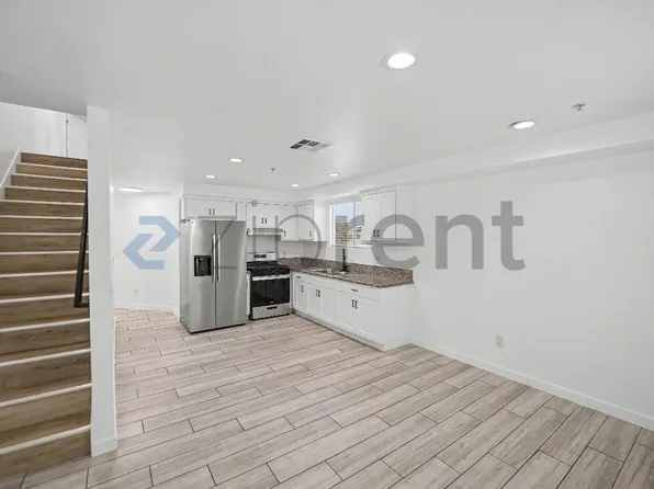 828 3/4 W 80th St, Los Angeles, CA 90044