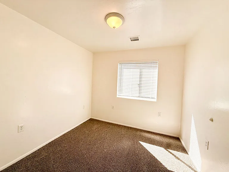 430 W Lake Louise Rd — Photo 15