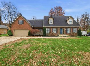 8855 Hickory Ln, Newburgh, IN 47630