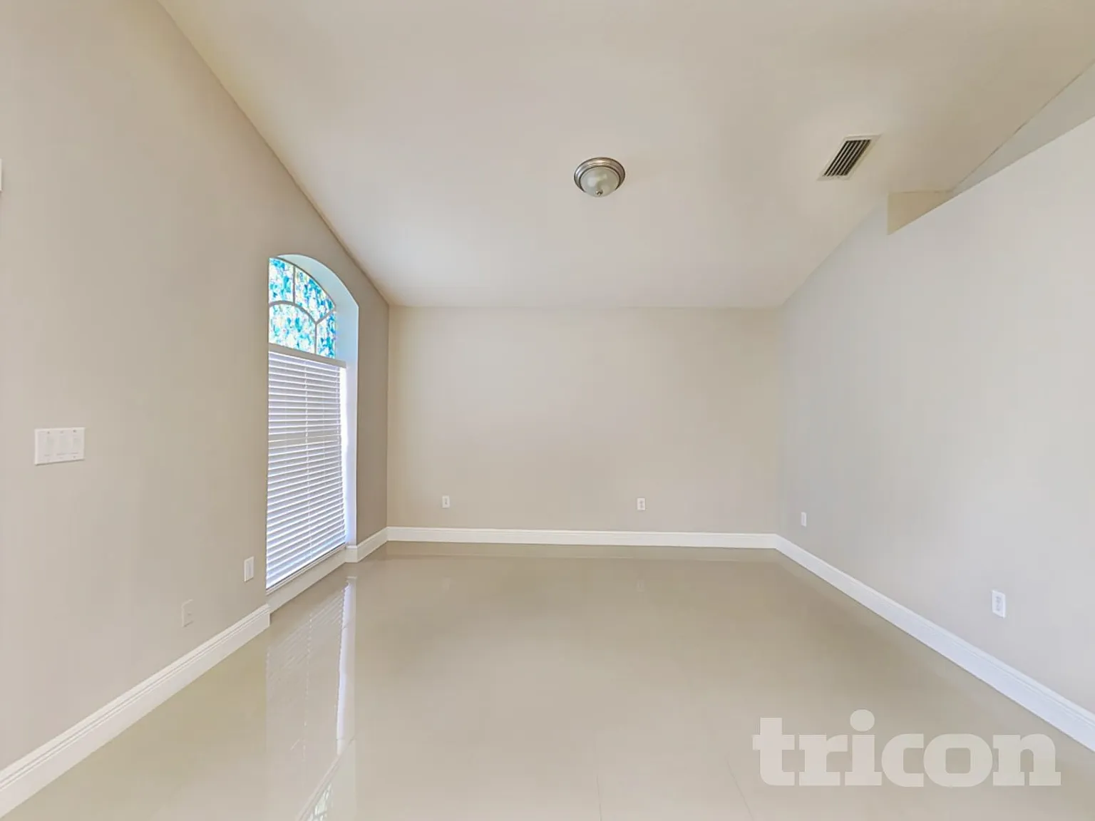 30746 Birdhouse Drive Wesley Chapel FL — Photo 2