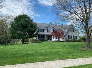 1992 Knight Rd, Green Lane, PA 18054