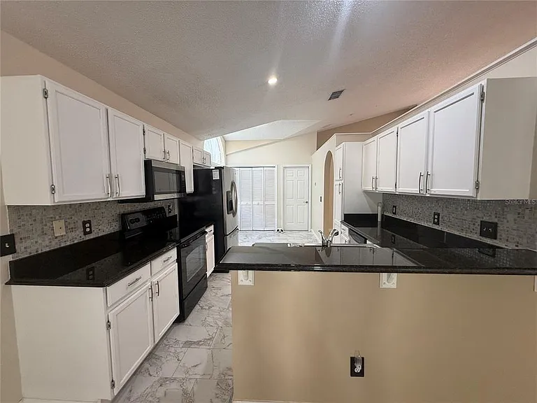 497 Brightview Dr — Photo 10