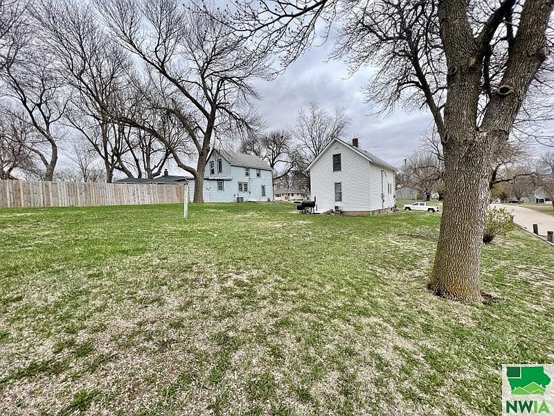 401 Elm St, Moville, IA 51039 MLS 820629 Zillow