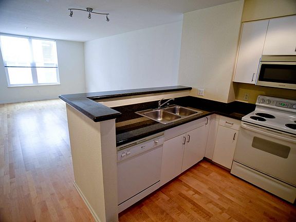5th image of 8200 Oceanview Ter APT 220