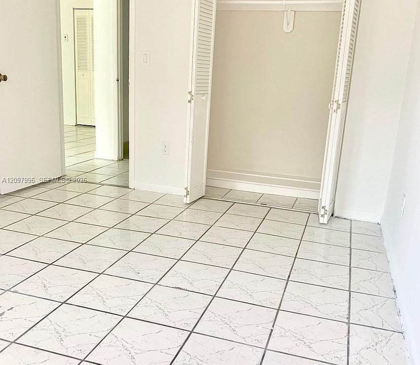 1st image of 400 NE 18th Ave APT 202