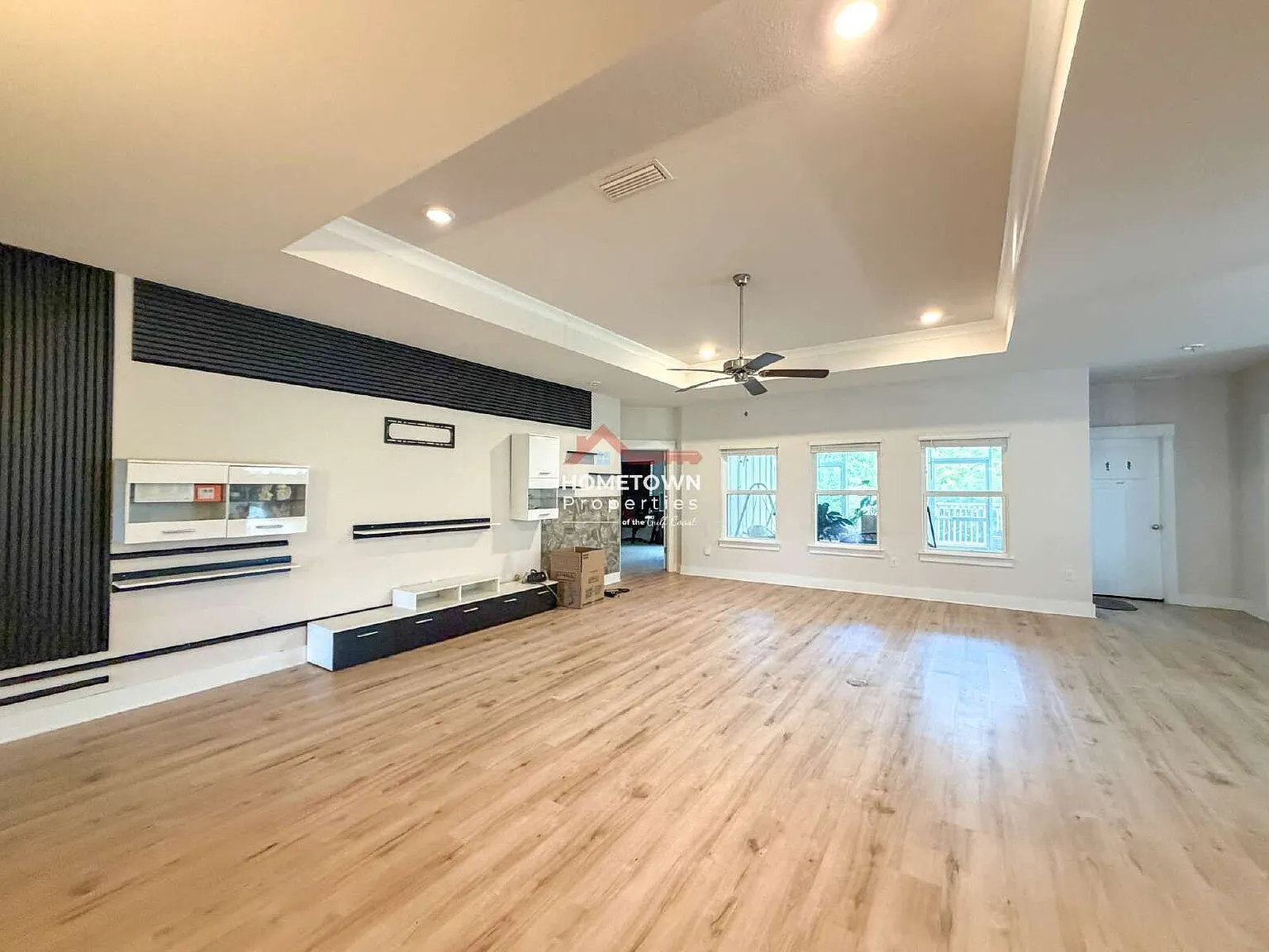 4 bed, 3.0 bath, 2304 sqft, $2,500 — Photo 2
