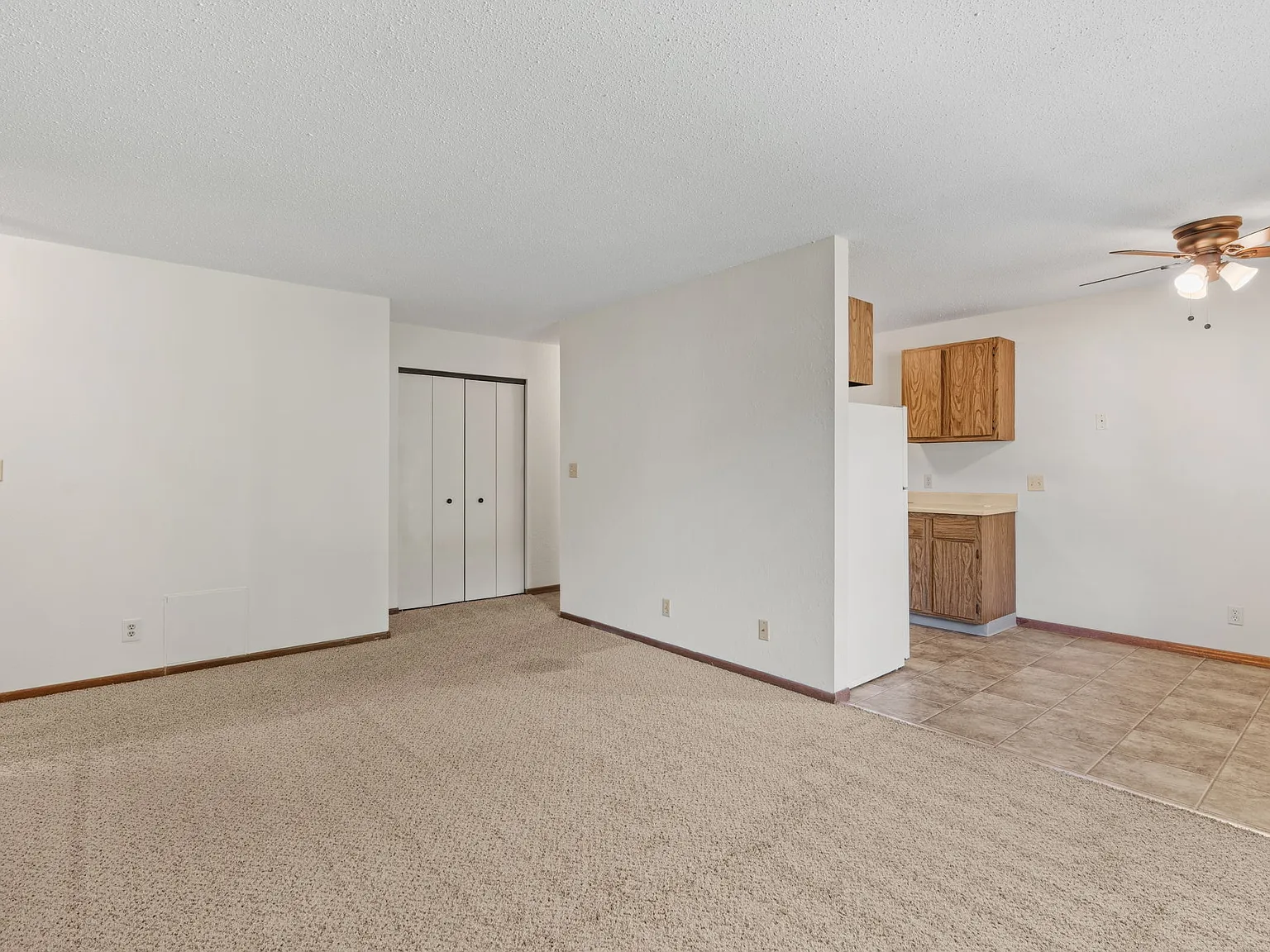 Laurel Place Apartments — Photo 4