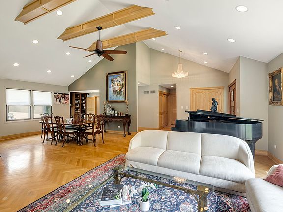 5th image of 730 Castlewood Ln