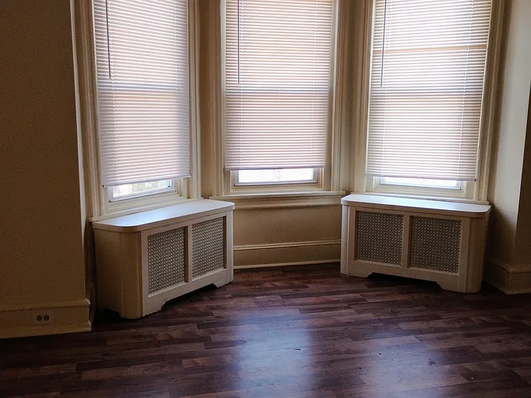 5202 Webster St #2 — Photo 3