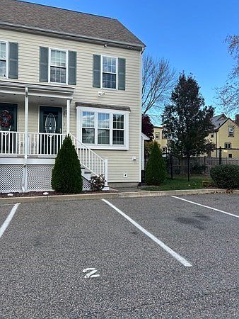 1st image of 17 Foster St Unit 4