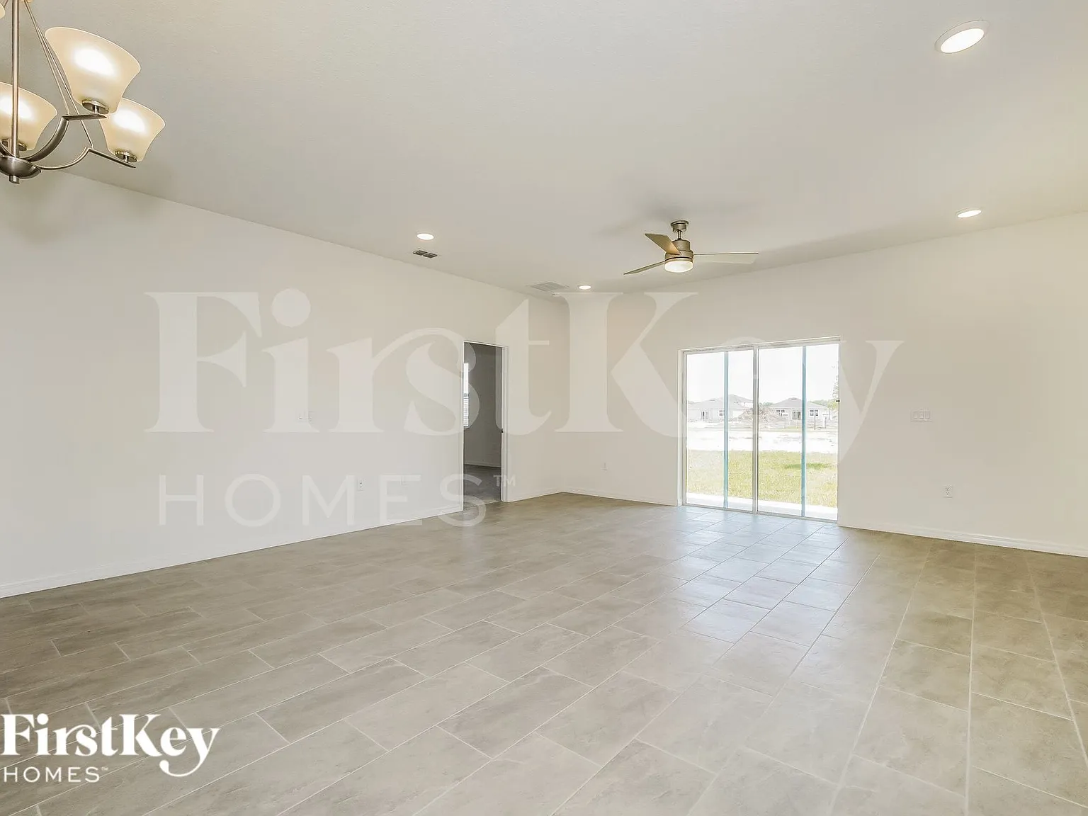 5 bed, 2.0 bath, 2210 sqft, $2,790 — Photo 3
