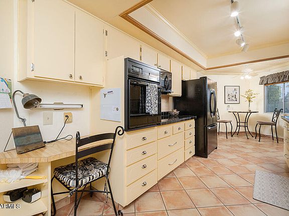 3rd image of 10458 W HUTTON Drive