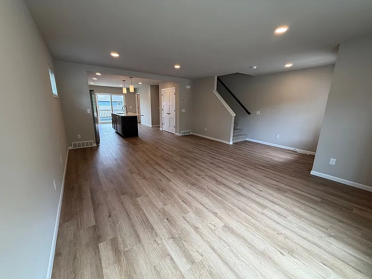 621 Schewe Rd — Photo 5
