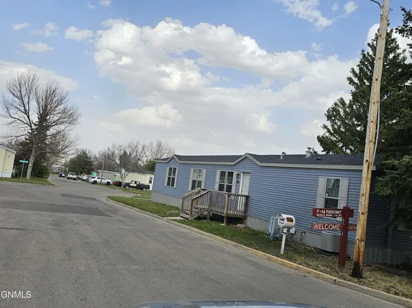 1916 Sioux St, Williston, ND 58801